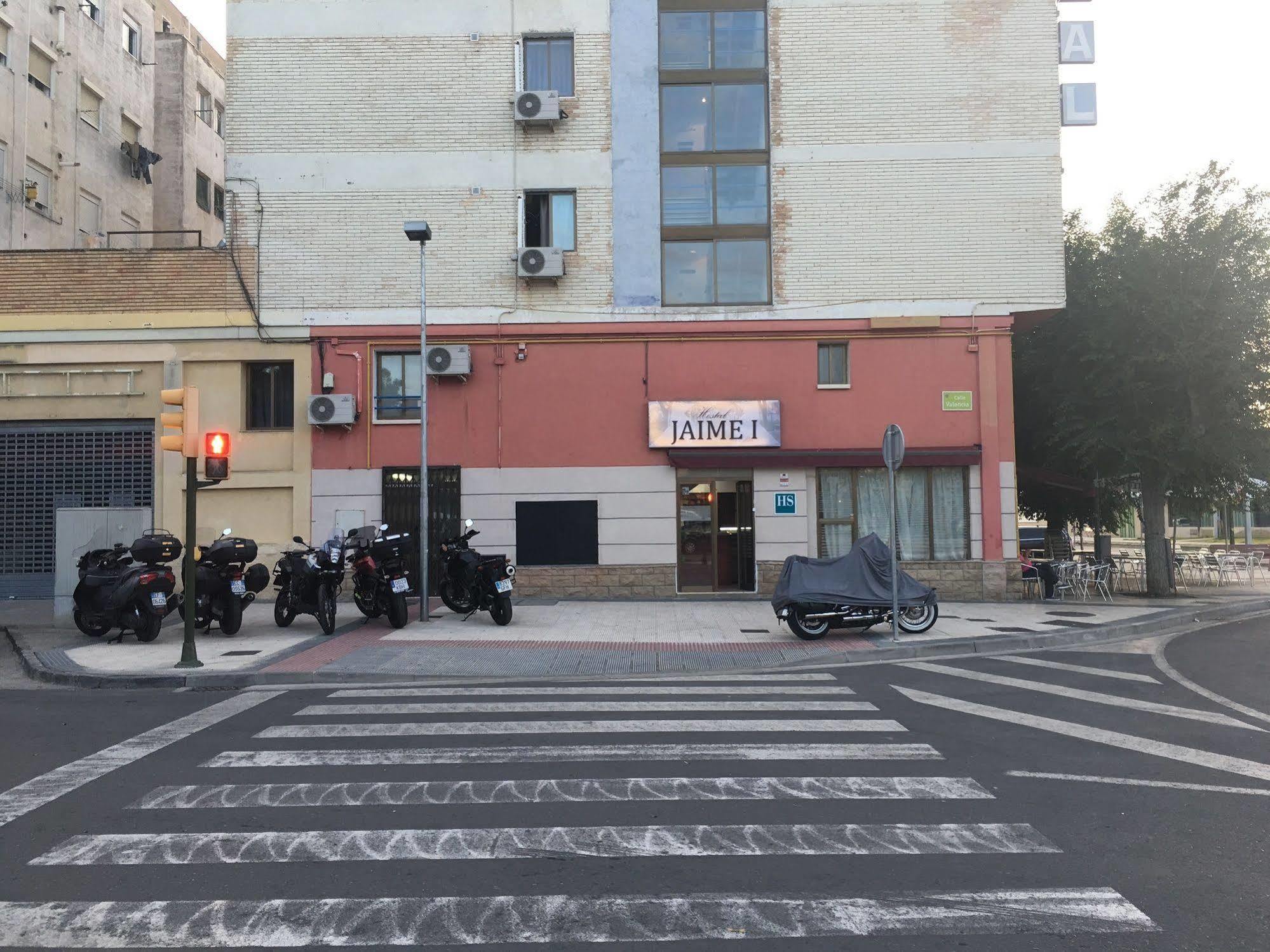 Hostal Jaime I 韦斯卡 外观 照片