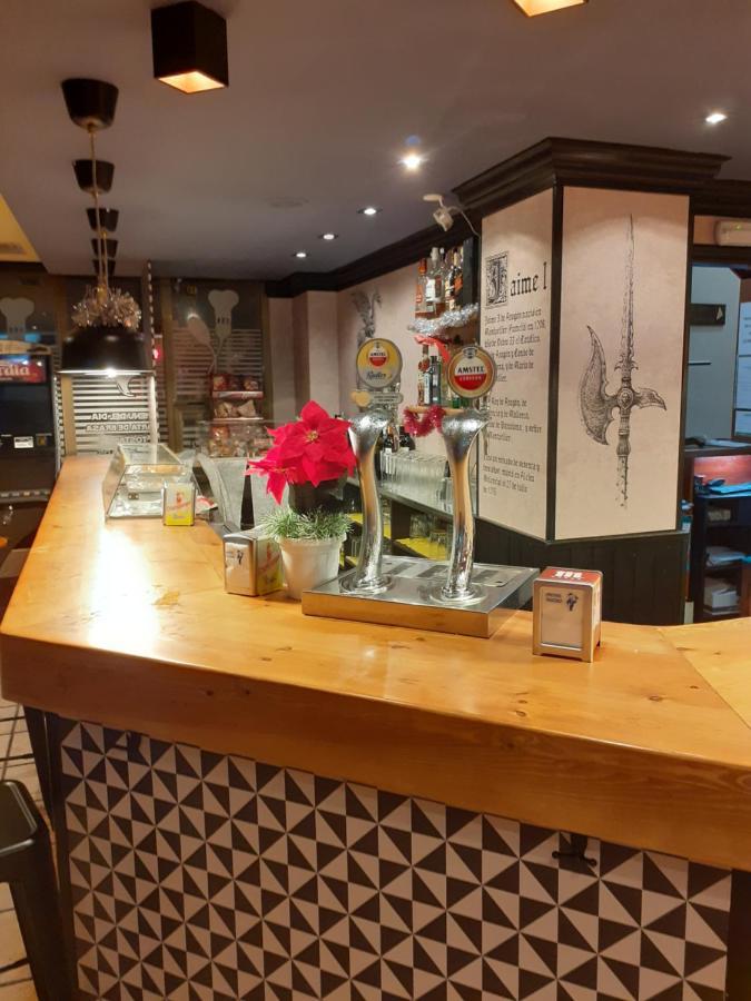 Hostal Jaime I 韦斯卡 外观 照片